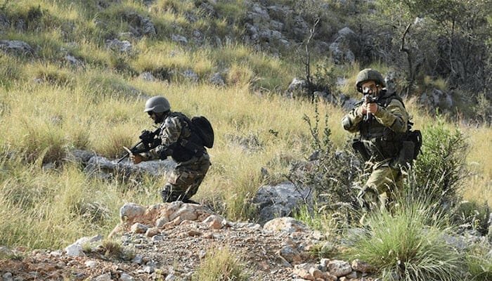 خیبر پختونخوا میں سیکیورٹی فورسز کی کارروائیاں، ڈیرہ اسمٰعیل خان اور شمالی وزیرستان میں 15 شدت پسند ہلاک