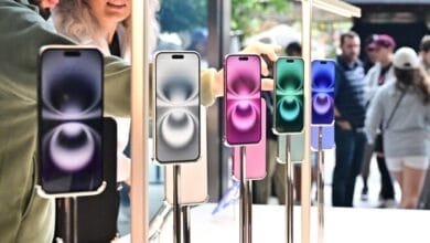 پاکستان نے 64 کروڑ 46 لاکھ ڈالر کے موبائل فونز درآمد کر لیے،چار ماہ میں موبائل فونز کی درآمدات میں 53 فیصد اضافہ