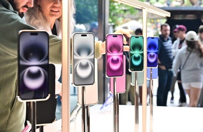 پاکستان نے 64 کروڑ 46 لاکھ ڈالر کے موبائل فونز درآمد کر لیے،چار ماہ میں موبائل فونز کی درآمدات میں 53 فیصد اضافہ