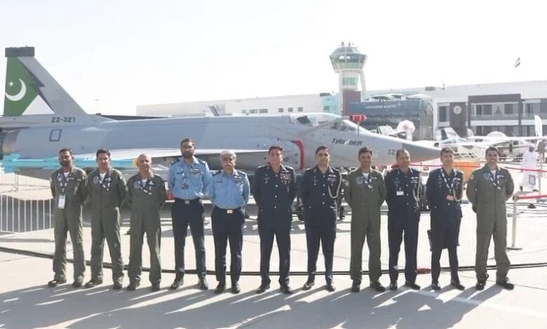 دبئی ایئر شو 2025: سربراہ پاک فضائیہ کی عالمی فضائی قیادت سے اہم ملاقاتیں، جے ایف-17 تھنڈر کی فروخت کا تاریخی معاہدہ