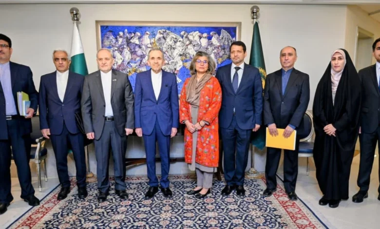 پاک–ایران دو طرفہ سیاسی مشاورت کا 13واں دور مکمل — تجارت، توانائی اور علاقائی تعاون کے نئے امکانات پر غور