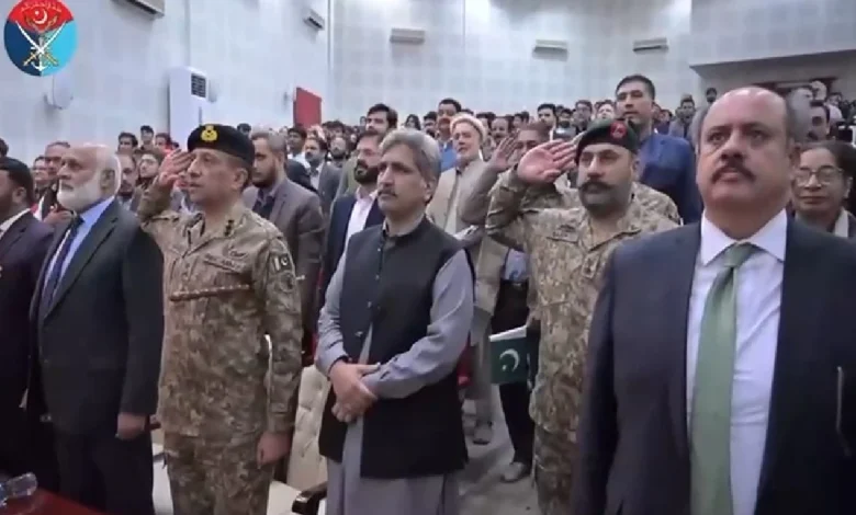 **ڈی جی آئی ایس پی آر لیفٹیننٹ جنرل احمد شریف چوہدری کا قائد اعظم یونیورسٹی کا دورہ