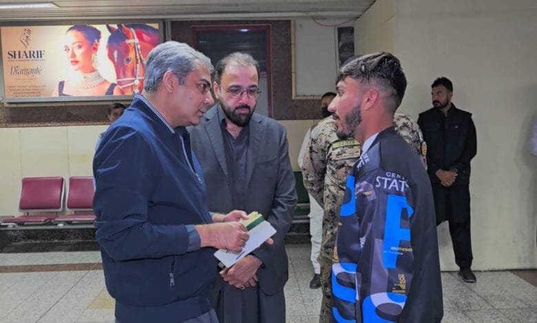 لاہور ائیرپورٹ پر وفاقی وزراء محسن نقوی اور سالک حسین کا 2 گھنٹے طویل اچانک دورہ