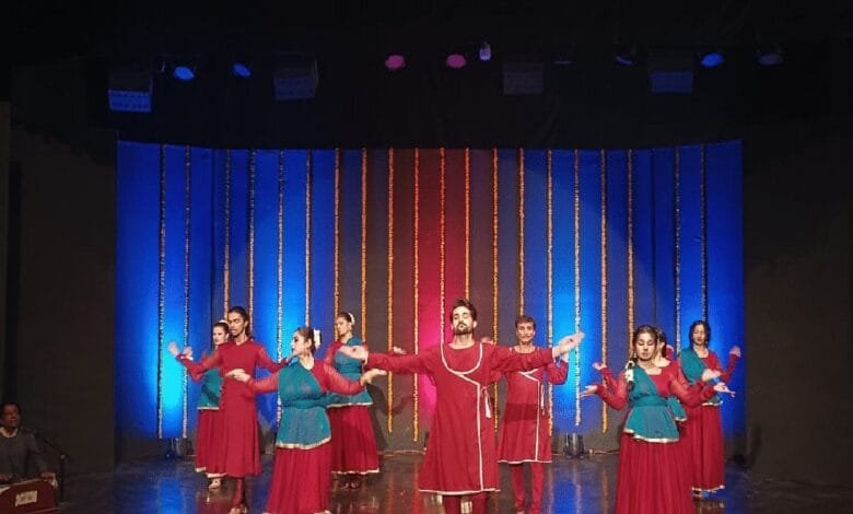 الحمرا میں نوجوان فنکاروں کی دلکش کتھک پرفارمنس "قدم" – کلاسیکی رقص کی ترویج و ترقی کا مظہر