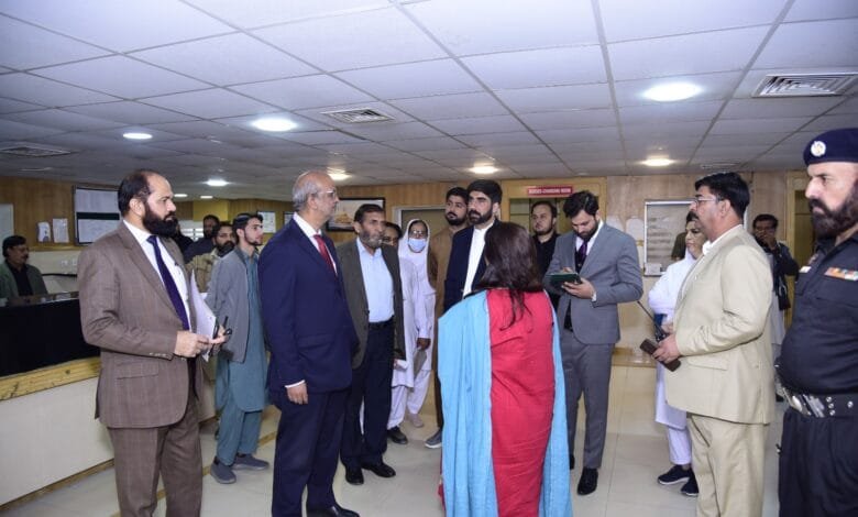 وفاقی محتسب اعجاز احمد قریشی کی پمز (PIMS) ہسپتال کی معائنہ ٹیم کا دورہ، شعبوں کی تنزلی اور صفائی کے ناقص انتظامات پر تشویش کا اظہار
