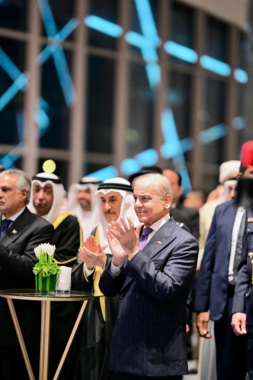 "پاکستانی کمیونٹی ہمارے لیے باعث فخر ہے، اور ان کی محنت اور قربانیوں کی بدولت پاکستان اور بحرین کے تعلقات مزید مضبوط ہو رہے ہیں۔"