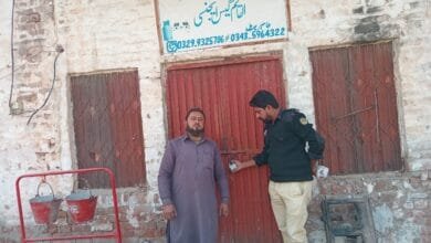 سول ڈیفنس آفیسر محمد بُوٹا کی قیادت میں کی جانے والی اس کارروائی میں پنڈدادنخان میں مختلف غیر قانونی ایل پی جی گیس شاپز کا سراغ لگایا گیا