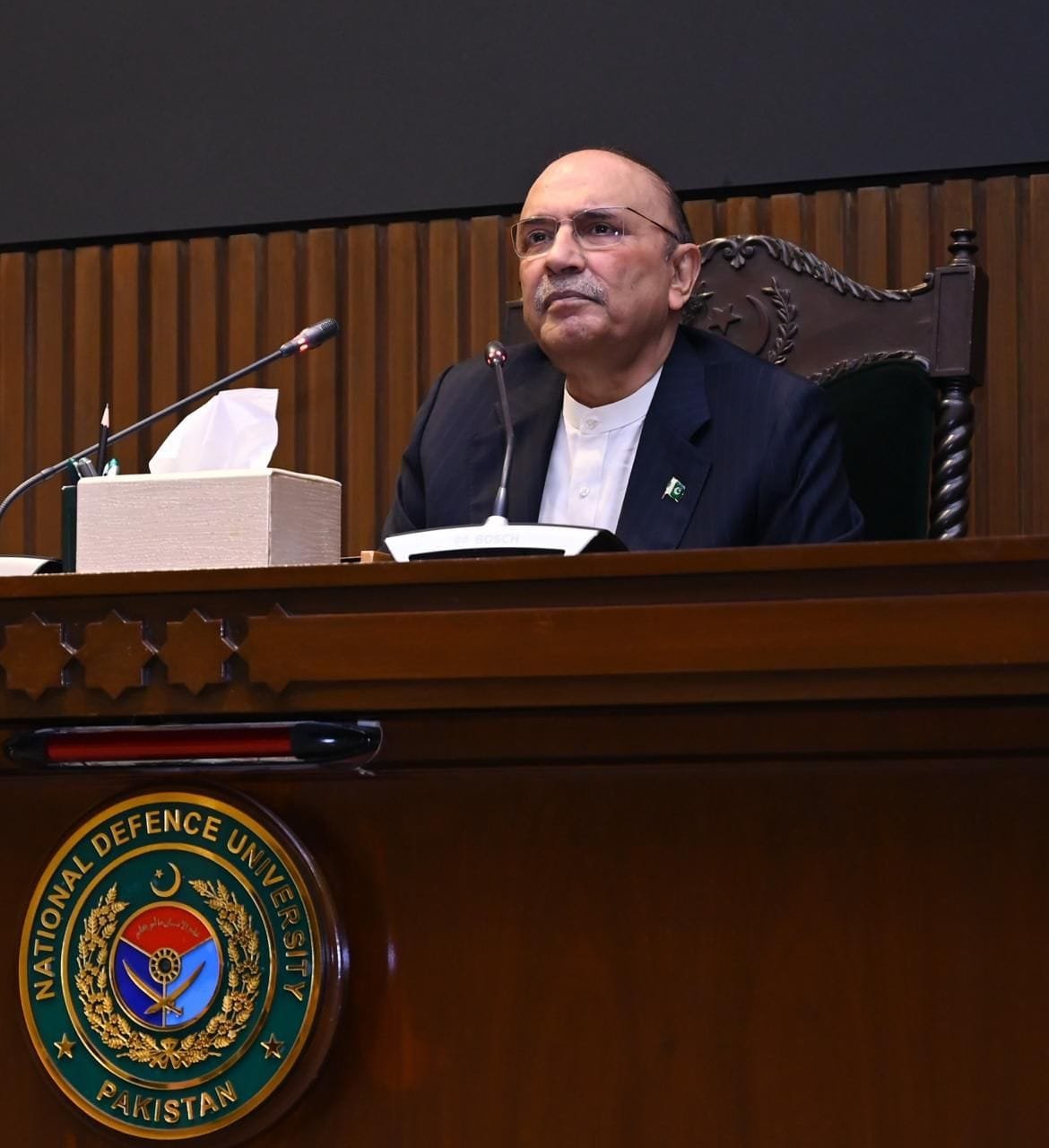 "پاکستان کو اندرونی اور بیرونی دونوں طرح کے سیکیورٹی چیلنجز کا سامنا ہے، اور ان کا حل صرف اور صرف ایک مضبوط اور ہم آہنگ قیادت کے ذریعے ہی ممکن ہے۔"