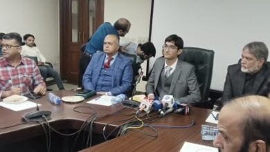 وزیر تعلیم پنجاب نے بچوں کے عالمی دن پر میٹرک کے طالب علم کو ایک دن کے لیے وزیر تعلیم کا چارج سونپ دیا