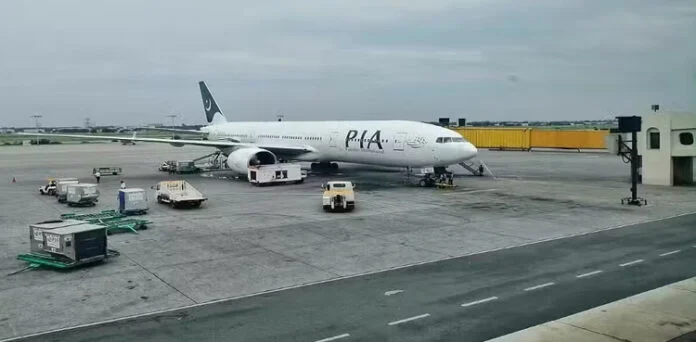 کینیڈا میں پی آئی اے کا ایک اور فضائی میزبان ’غائب‘—عملے کے لاپتہ ہونے کے بڑھتے واقعات، وجوہات اور پس منظر کیا ہے؟