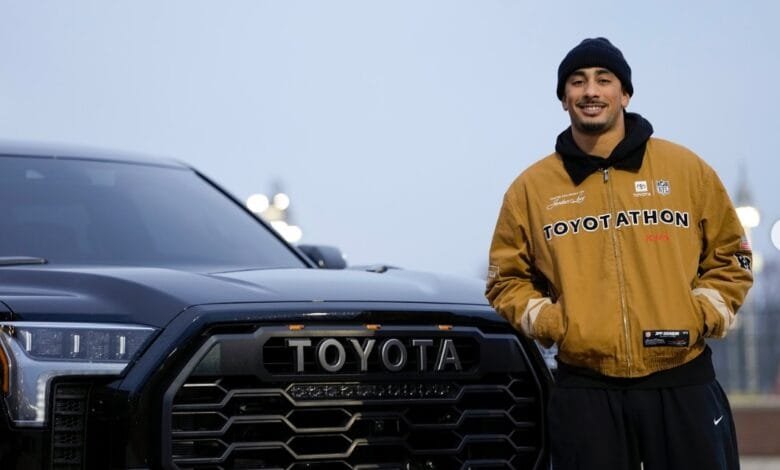 گرین بے پیکرز کوارٹر بیک اردن لیو اور ٹویوٹاتھن: شائقین کا نیا پسندیدہ رجحان