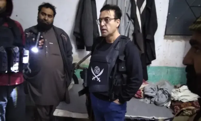 Major terrorist attack on police post in Bannu, five personnel injured, search operation underway, security on high alert in the area