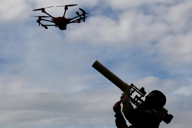 آسمان کو کیسے محفوظ کیا جائے؟: ڈرونز کے بڑھتے ہوئے خطرے کا مقابلہ کرنے کی ضرورت