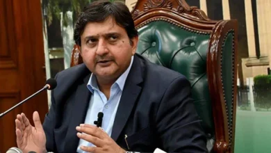 طے شدہ پروٹوکول پر مکمل عمل درآمد نہیں کیا گیا اور اسمبلی میں غیر شناخت شدہ اور غیر مجاز افراد کو لانے کی کوشش کی گئی، جو واضح طور پر قواعد کی خلاف ورزی ہے۔