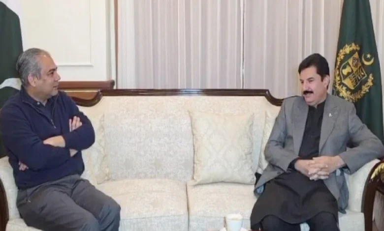 گورنر نے اس بات پر زور دیا کہ صوبے کے عوام اور سکیورٹی فورسز دہشتگردی کے خلاف بھرپور لڑائی لڑ رہے ہیں، لیکن اس جنگ کو جیتنے کے لیے وفاقی سطح پر مزید تعاون اور اقدامات کی ضرورت ہے