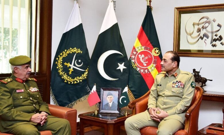 بحرین نیشنل گارڈ کے کمانڈر جنرل شیخ محمد بن عیسیٰ کی چیف آف آرمی اسٹاف سے ملاقات، دفاعی تعاون پر بات چیت