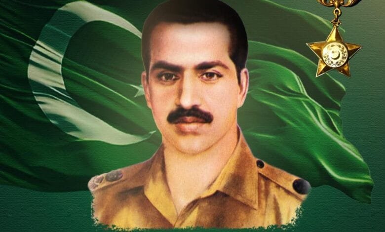 فیلڈ مارشل سید عاصم منیر، ایڈمرل نوید اشرف اور ائیر چیف مارشل ظہیر احمد بابر سدھو کی جانب سے میجر شبیر شریف شہید کی 54 ویں یوم شہادت پر خراجِ عقیدت