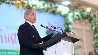 پاکستان سب کا مشترکہ ہے، تمام شہریوں کو برابر کے حقوق اور مذہبی آزادیاں حاصل ہیں، کسی کو مذہب کے نام پر من مانی نہیں کرنے دیں گے، وزیر اعظم شہباز شریف