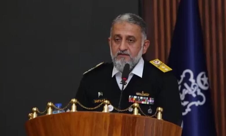 دوست ممالک کے وفود کا نیشنل سیکیورٹی اینڈ وار کورس کے تحت نیول ہیڈکوارٹرز کا دورہ ، پاک بحریہ کے آپریشنل کردار، خطے کی سیکیورٹی اور میری ٹائم حکمتِ عملی پر بریفنگ