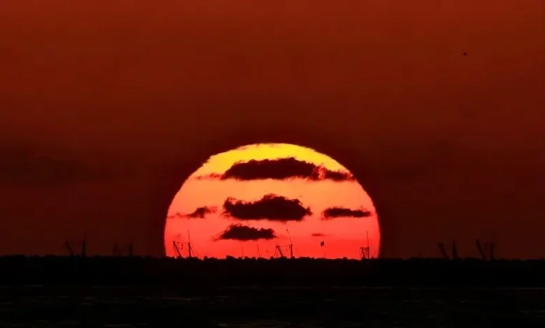 سال 2025 کا آخری سورج تلخ و شیریں یادوں کے ساتھ غروب، مختلف ملکوں میں سال 2026 کا آغاز