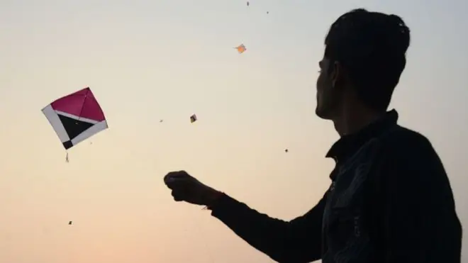 پاکستان میں بسنت کے موقع پر پنجاب حکومت کا امن و امان یقینی بنانے کے لیے،لاہور میں 25 سال بعد ثقافتی تہوار منانے کی مشروط اجازت