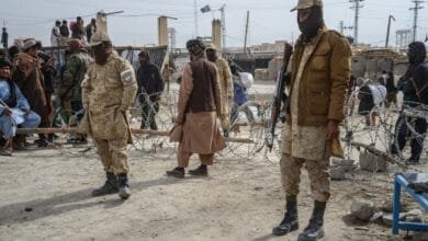 پاکستان اور افغانستان کی سرحد کی بندش: سینکڑوں افراد پھنسے ہوئے، واپسی کا راستہ نہیں