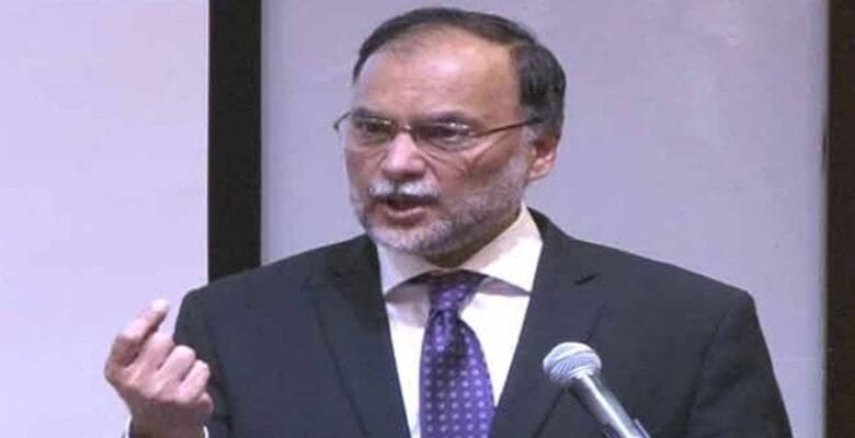 وہ خود بھی یو ای ٹی کے گریجویٹ ہیں اور اس ادارے نے انہیں نہ صرف اعلیٰ تکنیکی تعلیم دی بلکہ قائدانہ صلاحیتیں بھی عطا کیں