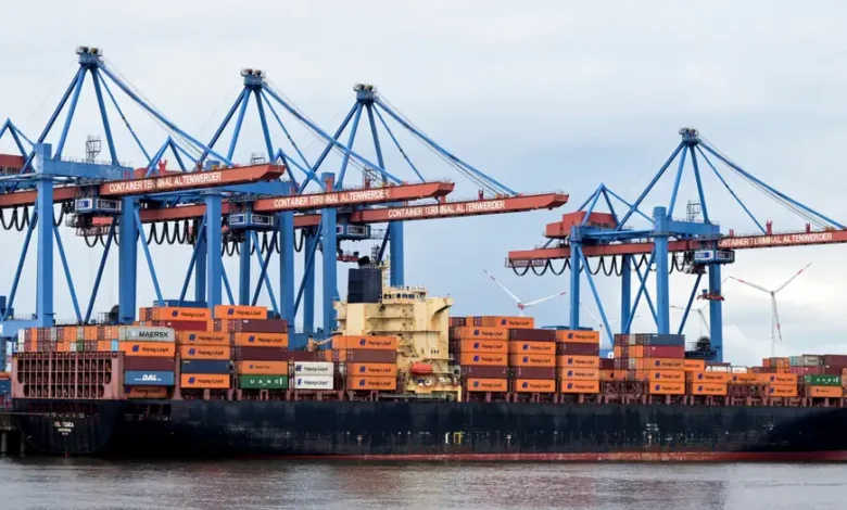 پابندیوں کے باوجود جرمن کمپنیاں روس کیوں نہیں چھوڑنا چاہتیں؟