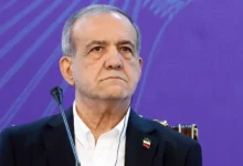 ایران کے سپریم لیڈر آیت اللہ علی خامنہ ای پہلے ہی ''فسادیوں‘‘ کے خلاف سختی برتنے کا کہہ چکے ہیں، تاہم انہوں نے بھی تاجروں کے احتجاج کو حق بجانب قرار دیا۔