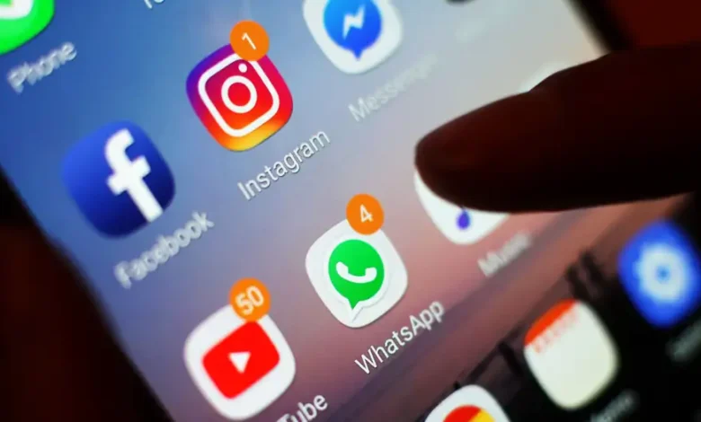 فرانس میں بھی نوجوانوں کے سوشل میڈیا استعمال پر پابندی ممکن