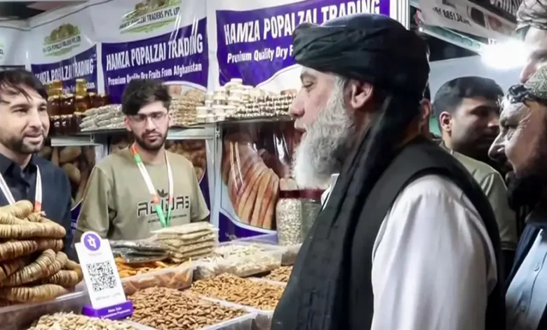 پاکستانی سرحدوں کی بندش کے باوجود افغان تجارت مستحکم رہی