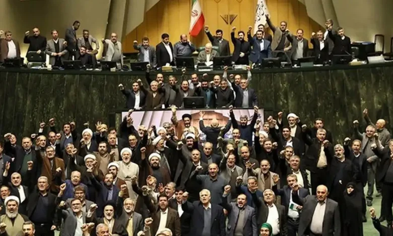 مظاہرین پر کریک ڈاؤن کے باعث امریکہ نے ایرانی حکام پر پابندیاں عائد کر دیں