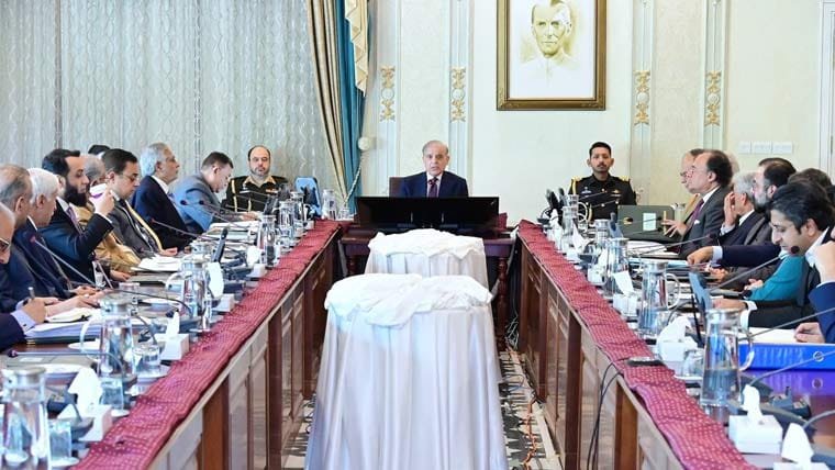 معرکۂ حق کے بعد پاکستانی طیاروں کی عالمی مانگ میں اضافہ، دفاعی صنعت کو فروغ ملے گا: وزیر اعظم شہباز شریف