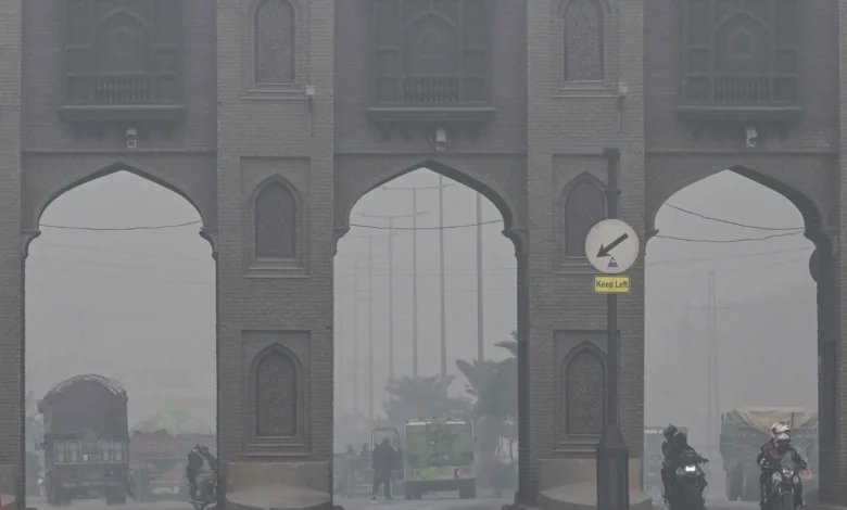 پاکستان کے صوبہ پنجاب میں ٹریفک حادثات کا المناک سلسلہ، مختلف اضلاع میں 10 افراد جاں بحق، 21 سے زائد زخمی