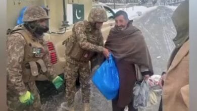 ضلع کرم میں شدید برف باری کے دوران سیکورٹی فورسز کا ریسکیو اور ریلیف آپریشن کی کامیاب کوششیں