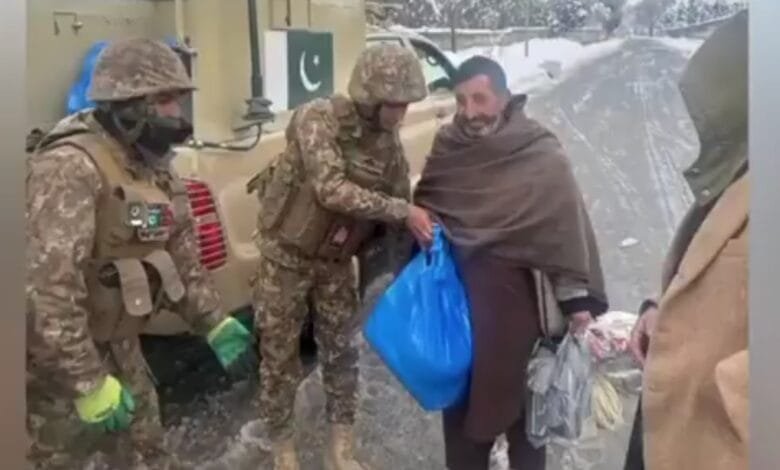 ضلع کرم میں شدید برف باری کے دوران سیکورٹی فورسز کا ریسکیو اور ریلیف آپریشن کی کامیاب کوششیں