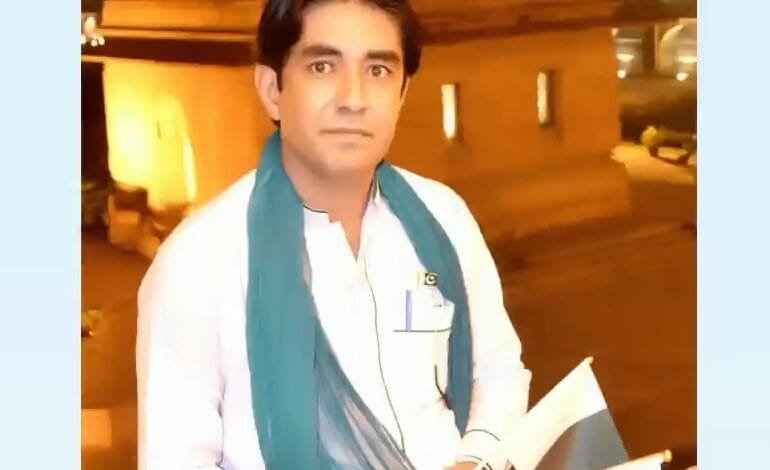 کرسمس 2025 کی منفرد روایت: ایک مسلمان مصنف انور خان کو خصوصی اعزاز