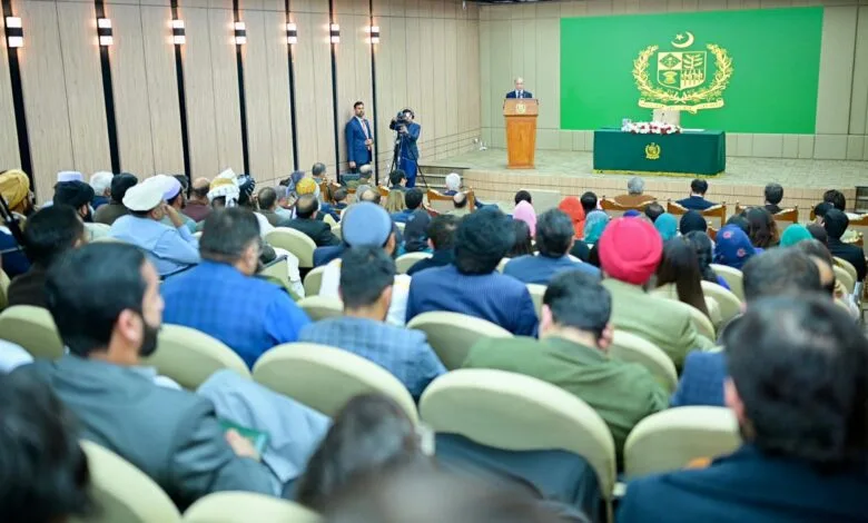 چاروں صوبوں کی ترقی سے ہی پاکستان آگے بڑھے گا،دہشت گردوں کے مکمل خاتمے تک قوم چین سے نہیں بیٹھے گی،وزیراعظم شہباز شریف