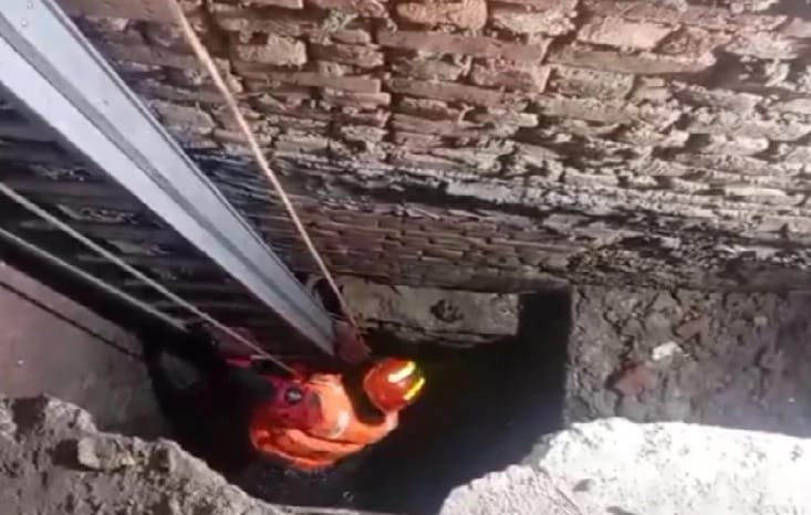 لاہور میں کھلے گٹر کا سانحہ