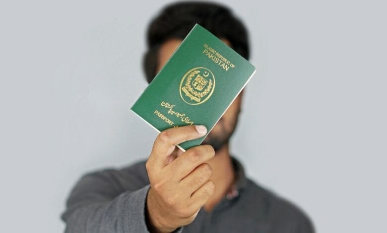 وکیل کی شناخت اور پاسپورٹ استعمال کر کے جعل ساز بھارت پہنچ گیا، نادرا و پاسپورٹ سسٹم پر سوالات،سینیٹ قائمہ کمیٹی داخلہ میں سنگین انکشافات