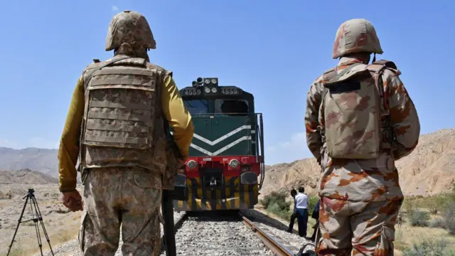 جعفر ایکسپریس سمیت ملک بھر کی ٹرینوں کی سیکیورٹی بڑھا دی گئی، مسافروں کے تحفظ کے لیے سخت اقدامات