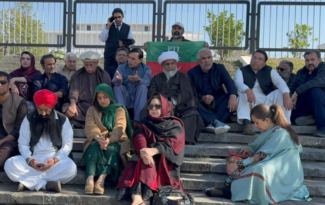 اڈیالہ جیل میں عمران خان کے طبی معائنے پر تنازع ،پی ٹی آئی نے حکومت اور جیل انتظامیہ کے طرزِعمل کو مسترد کر دیا