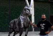 اسلام آباد کے نواح میں کباڑ سے تخلیق تک: مجسمہ ساز احتشام جدون کے دیوہیکل شاہکار