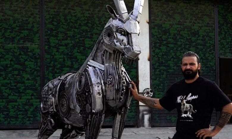 اسلام آباد کے نواح میں کباڑ سے تخلیق تک: مجسمہ ساز احتشام جدون کے دیوہیکل شاہکار