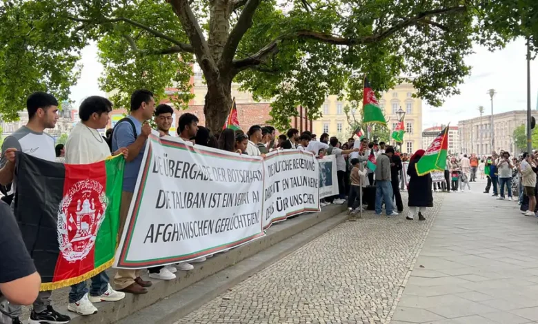 جرمنی: افغان قونصل خانے پناہ گزینوں کے لیے خطرہ بن گئے