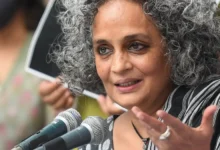 اروندھتی رائے کا برلن فلم فیسٹیول سے دستبرداری کا اعلان