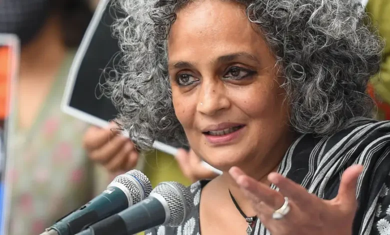 اروندھتی رائے کا برلن فلم فیسٹیول سے دستبرداری کا اعلان