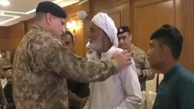 پاکستان کے صوبہ خیبر پختونخوا میں شہدائے پاک فوج کے لواحقین کے اعزاز میں پُروقار تقریب، کور کمانڈر پشاور کا خراجِ عقیدت