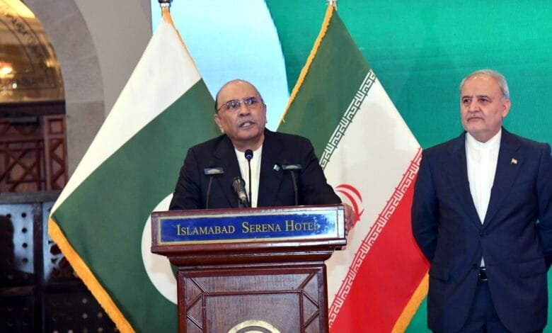 صدر زرداری کا مذاکرات پر زور، ایران کے ساتھ کشیدگی کو خطے کے لیے سنگین خطرہ قرار دے دیا