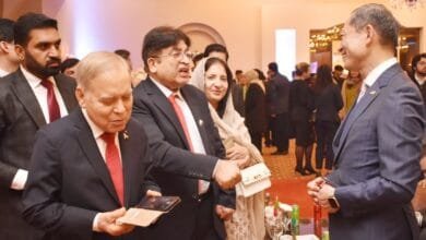 جاپانی شہنشاہ نارو ہیٹو کی 66 ویں سالگرہ ،صدر مملکت نے کیک کاٹا